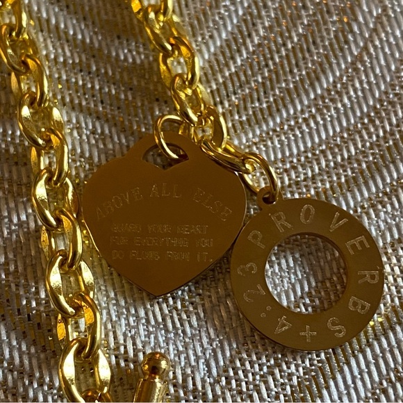 🌷$4 Bundle Add-on ~ Gold Plated Chain Bracelet w Toggle Clasp and Heart Charm - Picture 10 of 17